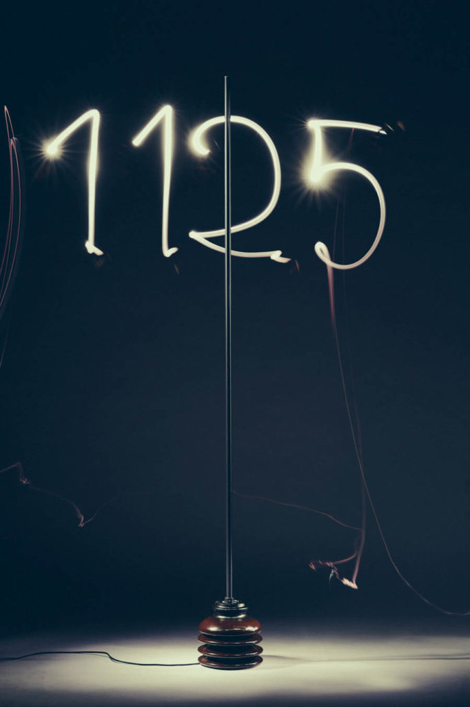 1125 lighting object photographed in studio using light painting