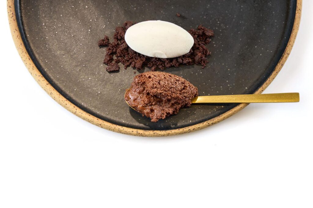 Creative half-plate ice cream dessert for Callebaut summer campaign