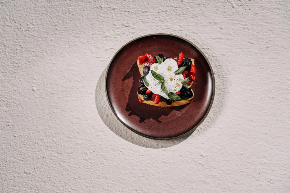 casual chic restaurant project in Oia