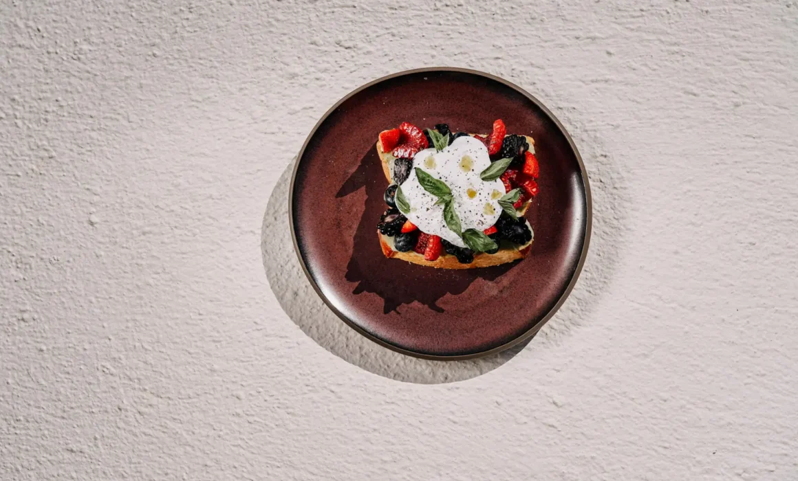 casual chic restaurant project in Oia